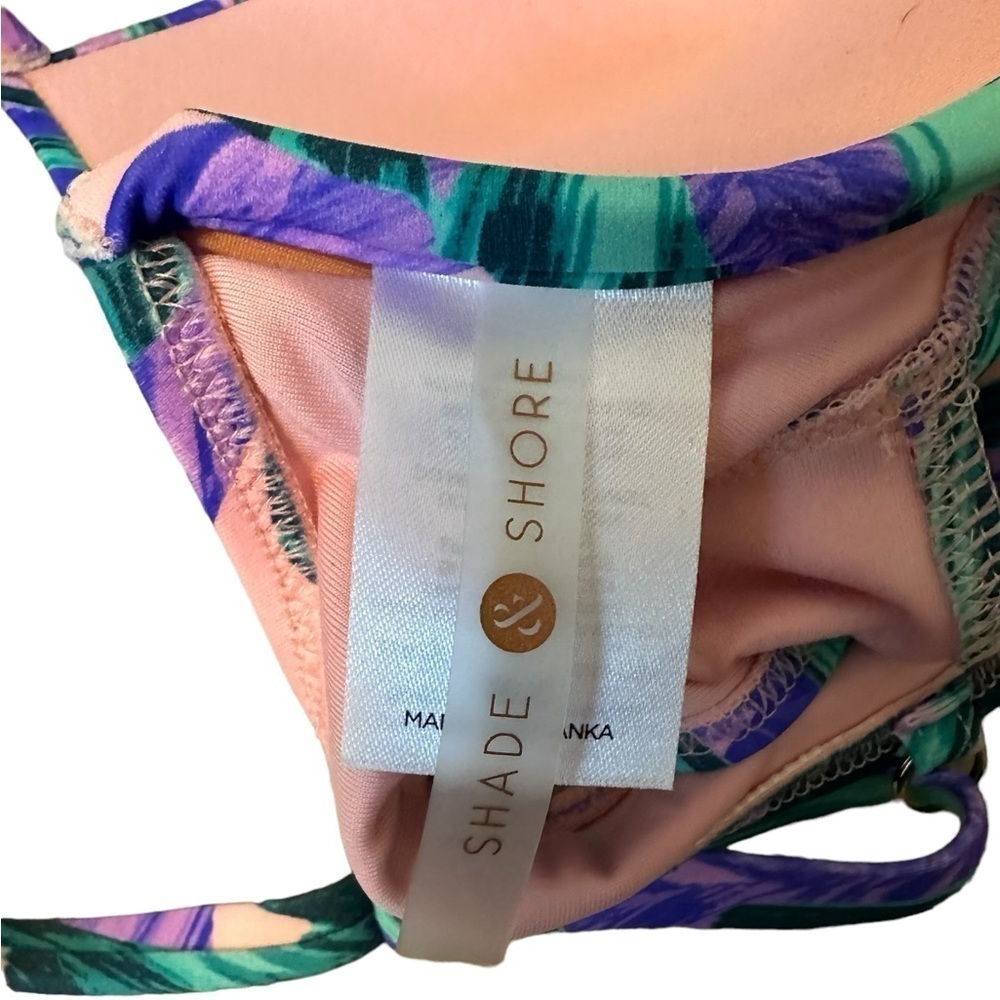 Shade & Shore One Piece Swimsuit Tropical Leaves with criss cross detail 36C euc - Picture 4 of 4